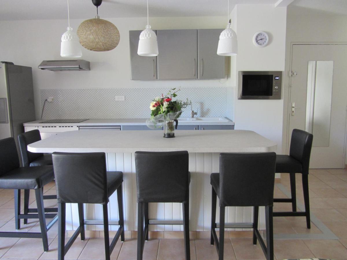 Appartement Les Cigales Rez De Jardin A 10Mn Des Plus Belles Plages Hyères Buitenkant foto